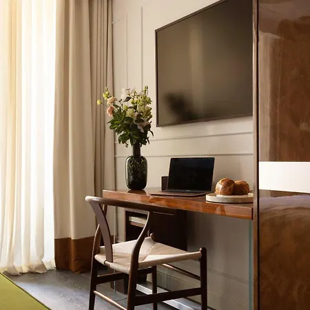 Palais Bourbon 4*