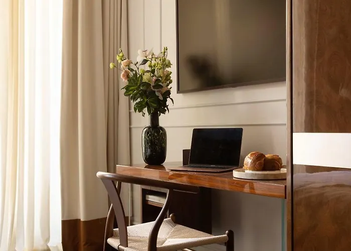 Palais Bourbon 4*