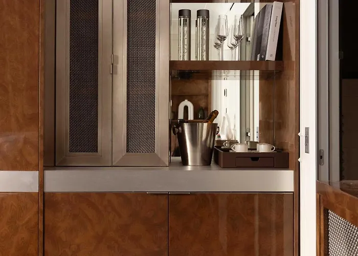 Palais Bourbon ホテル