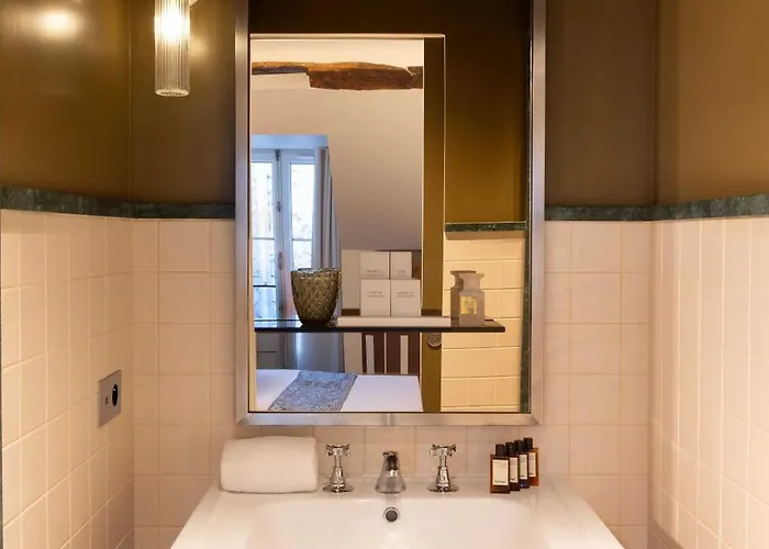 Palais Bourbon ホテル パリ